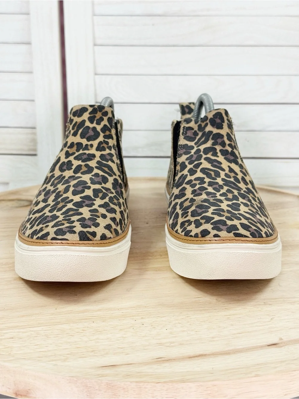 Toms Bryce Leopard Print Suede Slip On Mid Top Sneakers Tan‎ Black 7.5 Women’s